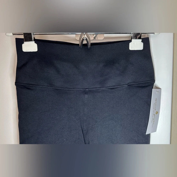 NWT Spiritual Gangster Black Lightweight Super Comfy Leggings Size M/L - Picture 4 of 7